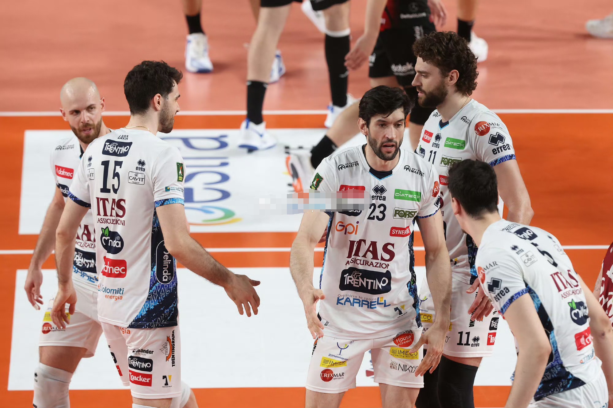 关于今夜突围战来临；瓦伦西亚围绕欧篮联刷新队史纪录；底气十足；赛程密集仍需轮换的信息